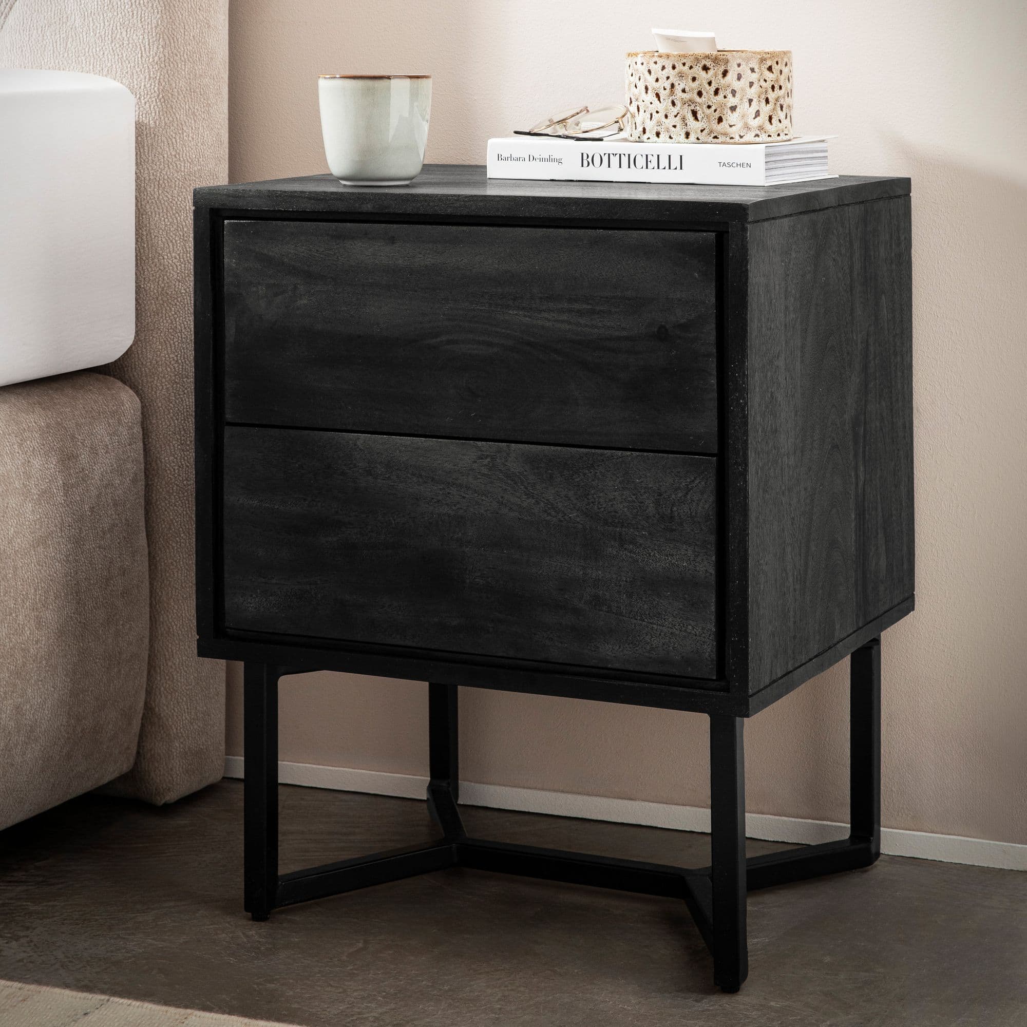 FineBuy Nachttisch Akazie Massivholz Schwarz mit 2 Schubladen & schwarzem Metallgestell – Nachtkommode mit Stauraum modern, Nachtkästchen für Boxspringbett – 45x40x57 cm