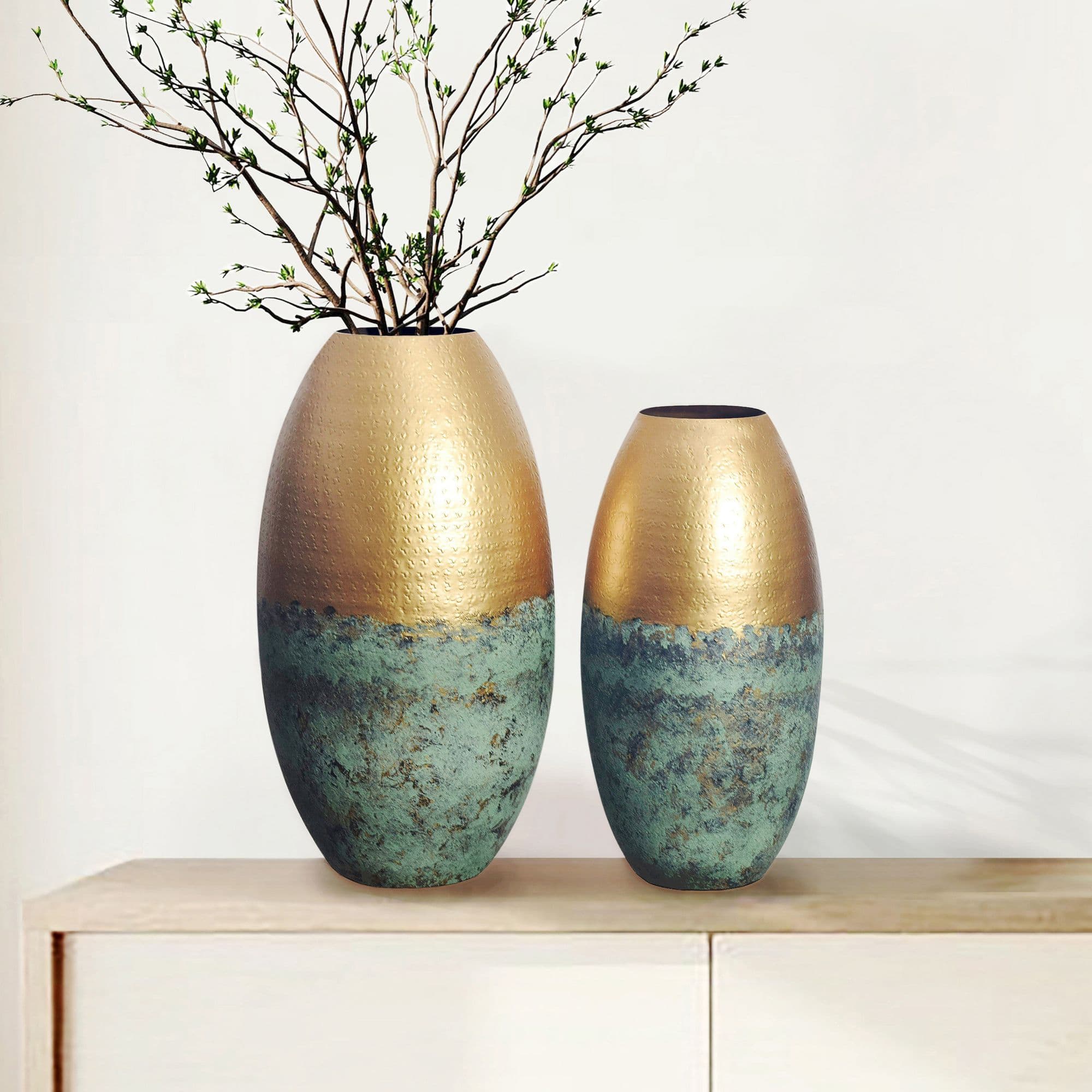 FineBuy Deko Vase 2er Set Aluminium Gold Patina Blumenvase Modern, Dekovase Punziert Rund 2-teilig für Blumen, Alu Tischvase Wohndeko Metall Tischdeko Handgefertigt