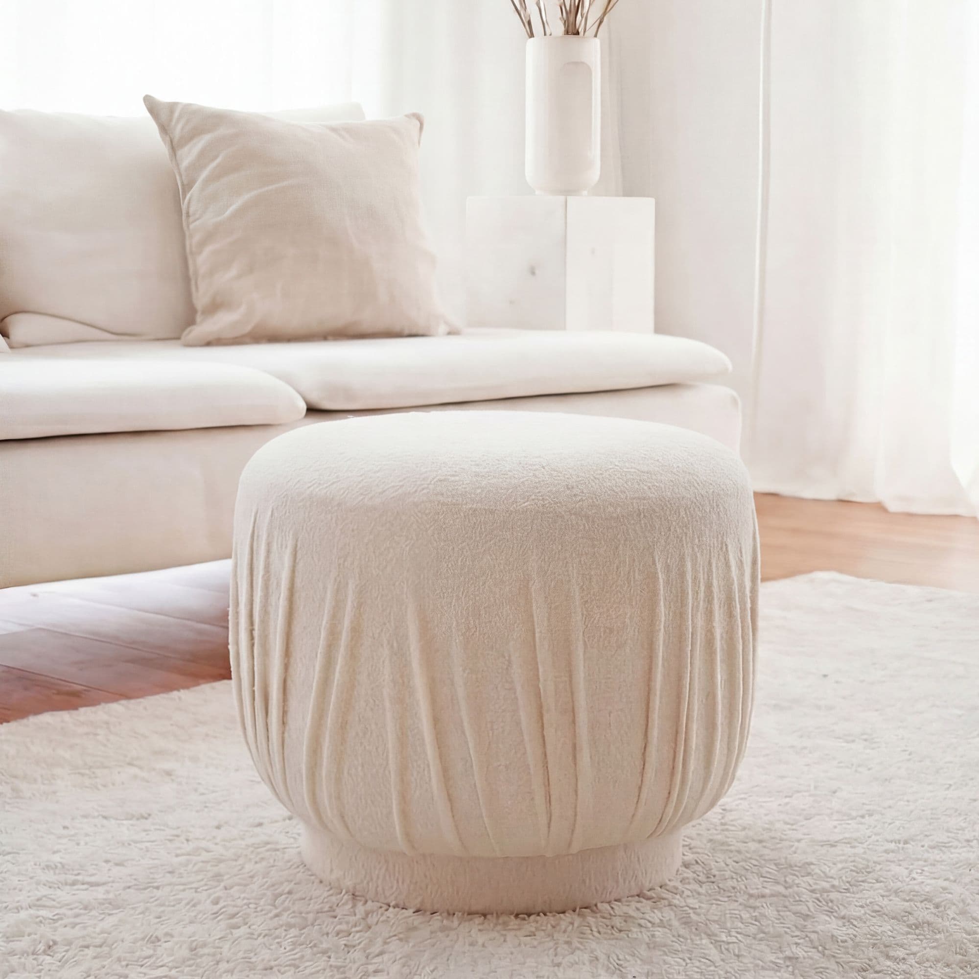FineBuy Sitzhocker Stoff 50cm Creme Rund - Design Stoffhocker - Polsterhocker Faltenoptik - Schminktisch Hocker - Lounge Beistellhocker für Wohnzimmer Handmade