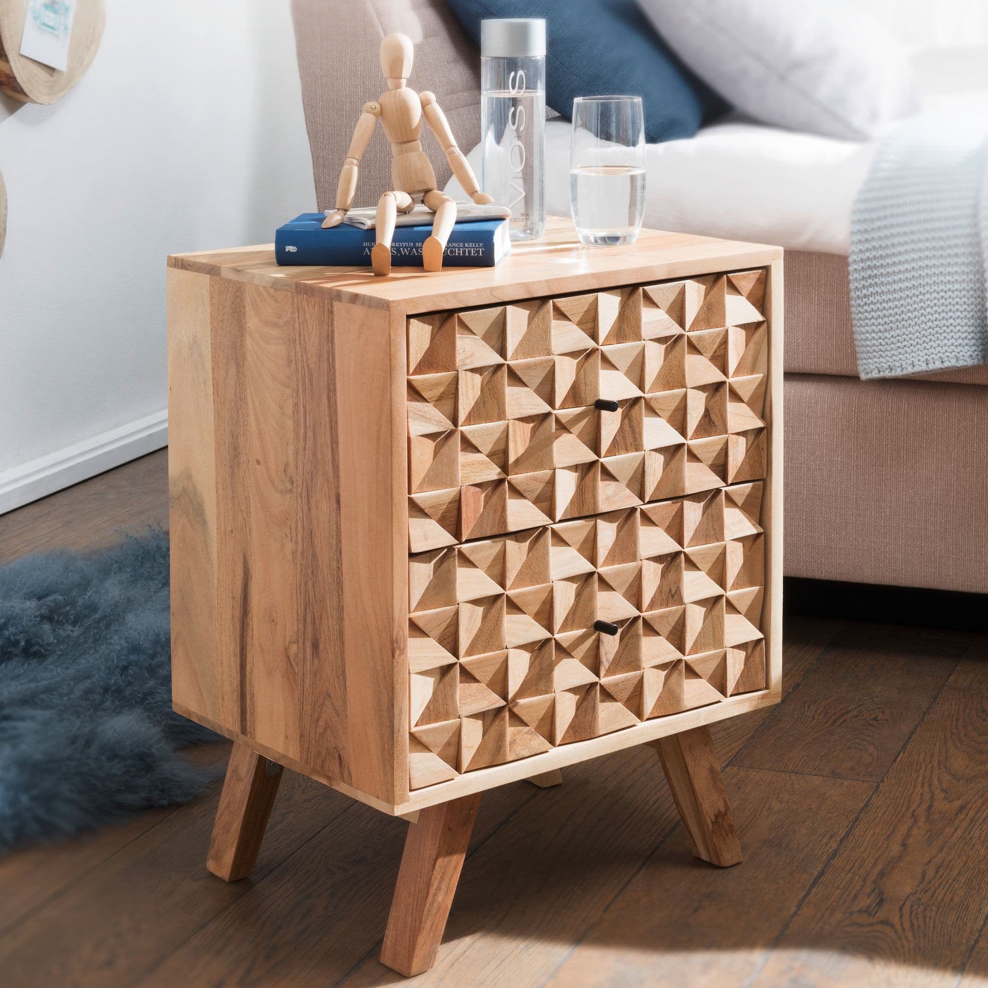 FineBuy Nachtkästchen Akazie Massivholz – Nachttisch mit 2 Schubladen, handgefertigt mit 3D Schnitzereien Nachtkommode geeignet für Boxspringbetten 44x35x61cm