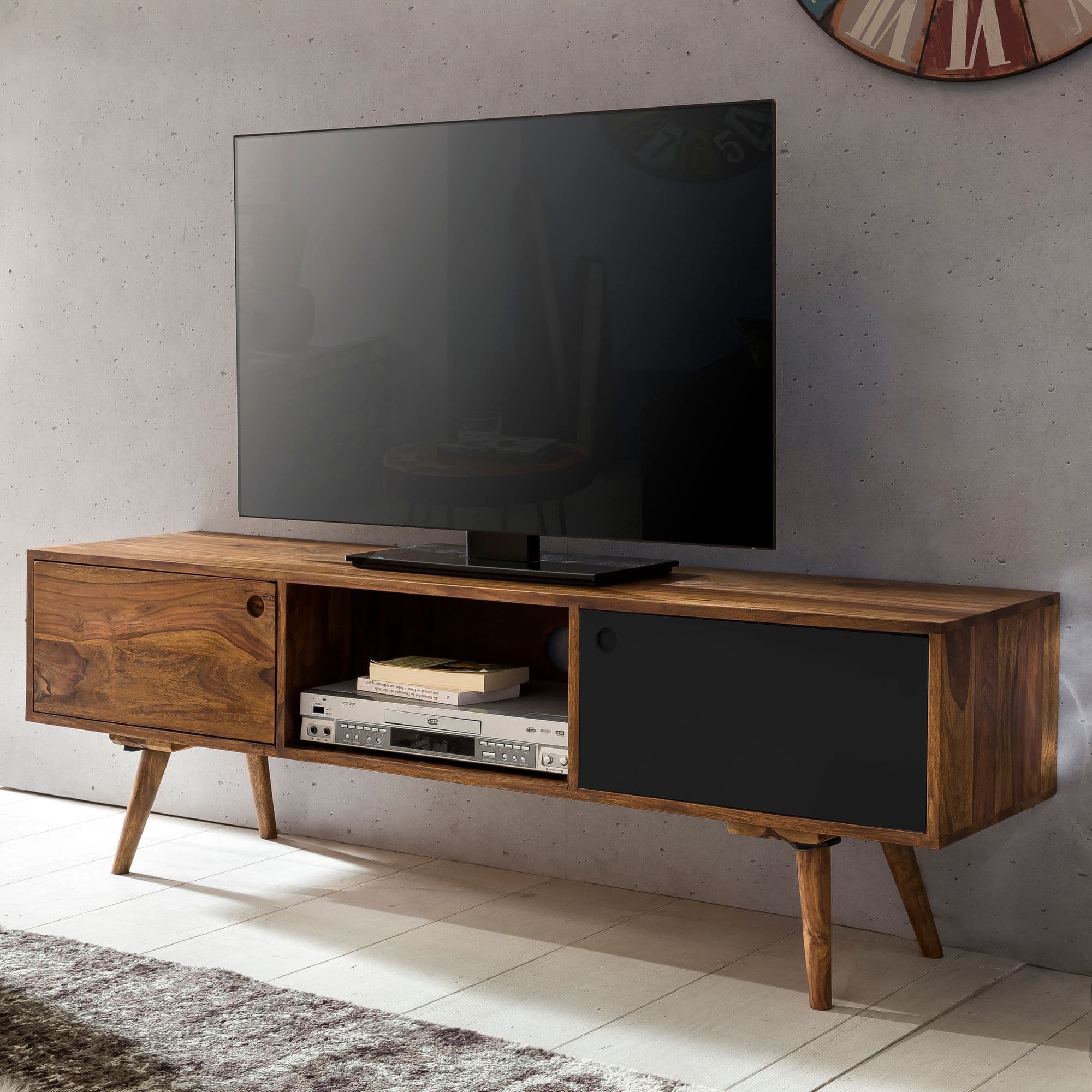 FineBuy TV Lowboard REPA 140 cm Massiv-Holz Sheesham Landhaus 2 Türen & Fach, HiFi Regal 4 Füße, Fernseher Kommode Vintage
