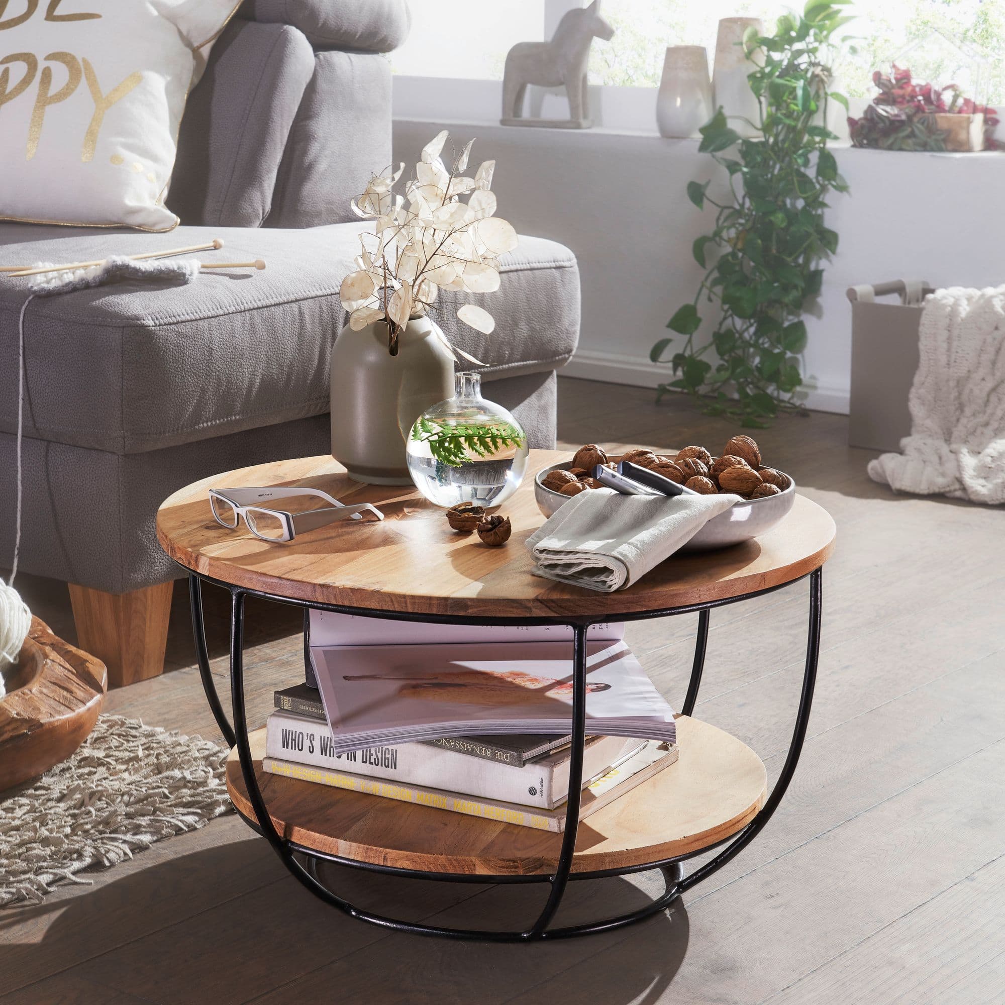 FineBuy Couchtisch Akazie Massivholz rund 60 cm · Wohnzimmertisch mit Ablage · Handgefertigt · Metallgestell in Schwarz · Moderner Industrial Design Sofatisch
