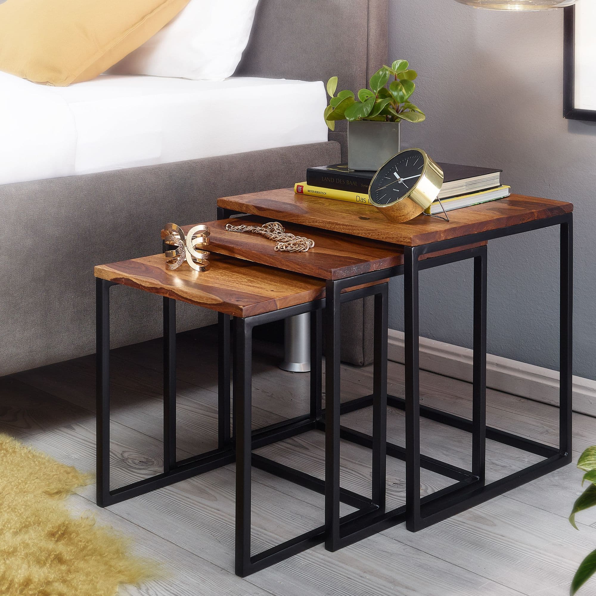 FineBuy Satztisch 3er Set Sheesham Massivholz / Metall Beistelltisch Eckig Modern, Design Couchtisch 3-teilig, Wohnzimmertisch Platzsparend, Holztisch Kaffeetisch Wohnzimmer