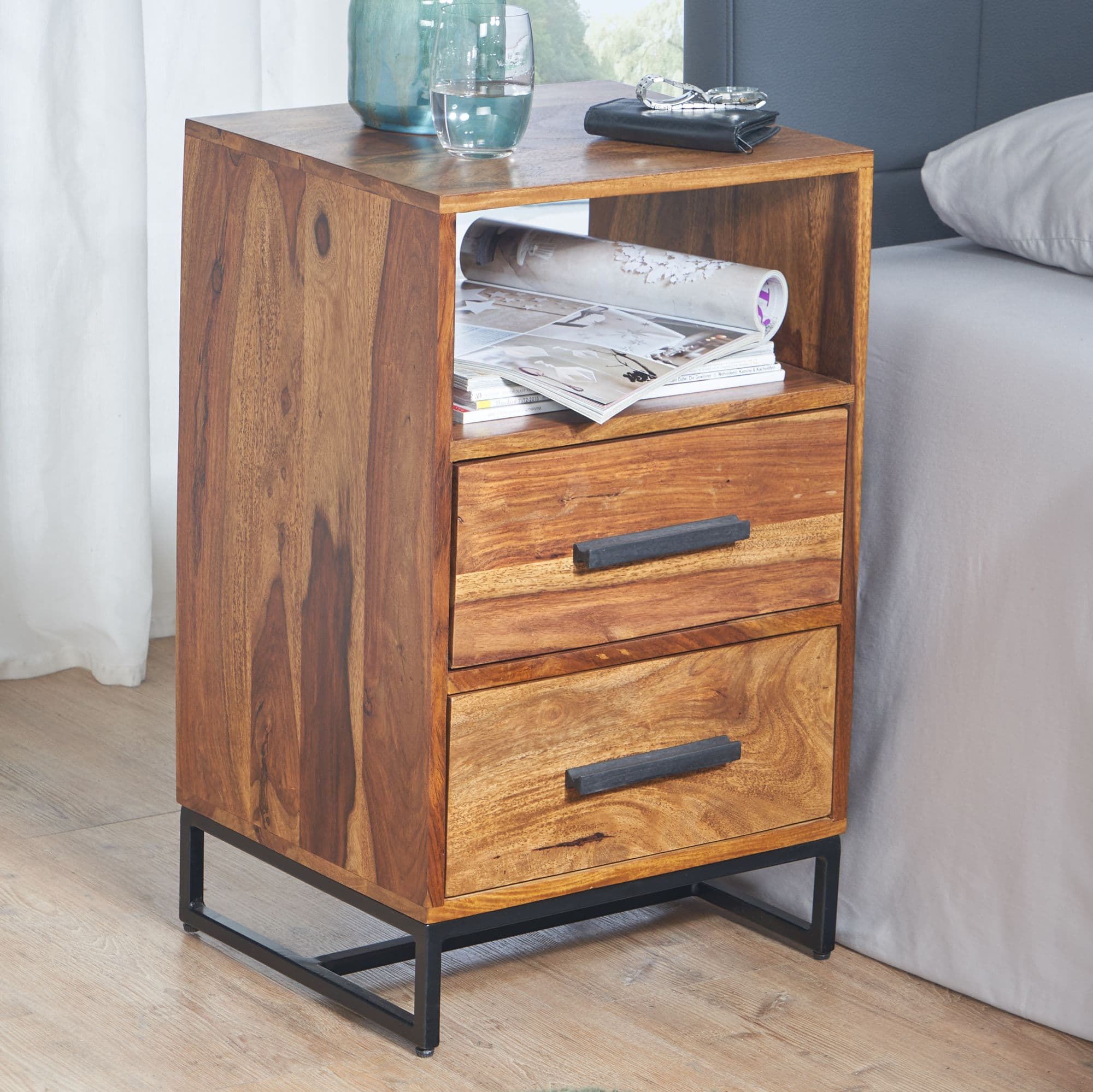 FineBuy Nachttisch Sheesham Massivholz mit Metallgestell 2 Schubladen & Ablage – Nachtkonsole im Industrial Design, handgefertigt – Nachtkästchen für Boxspringbett 40x35x66 cm