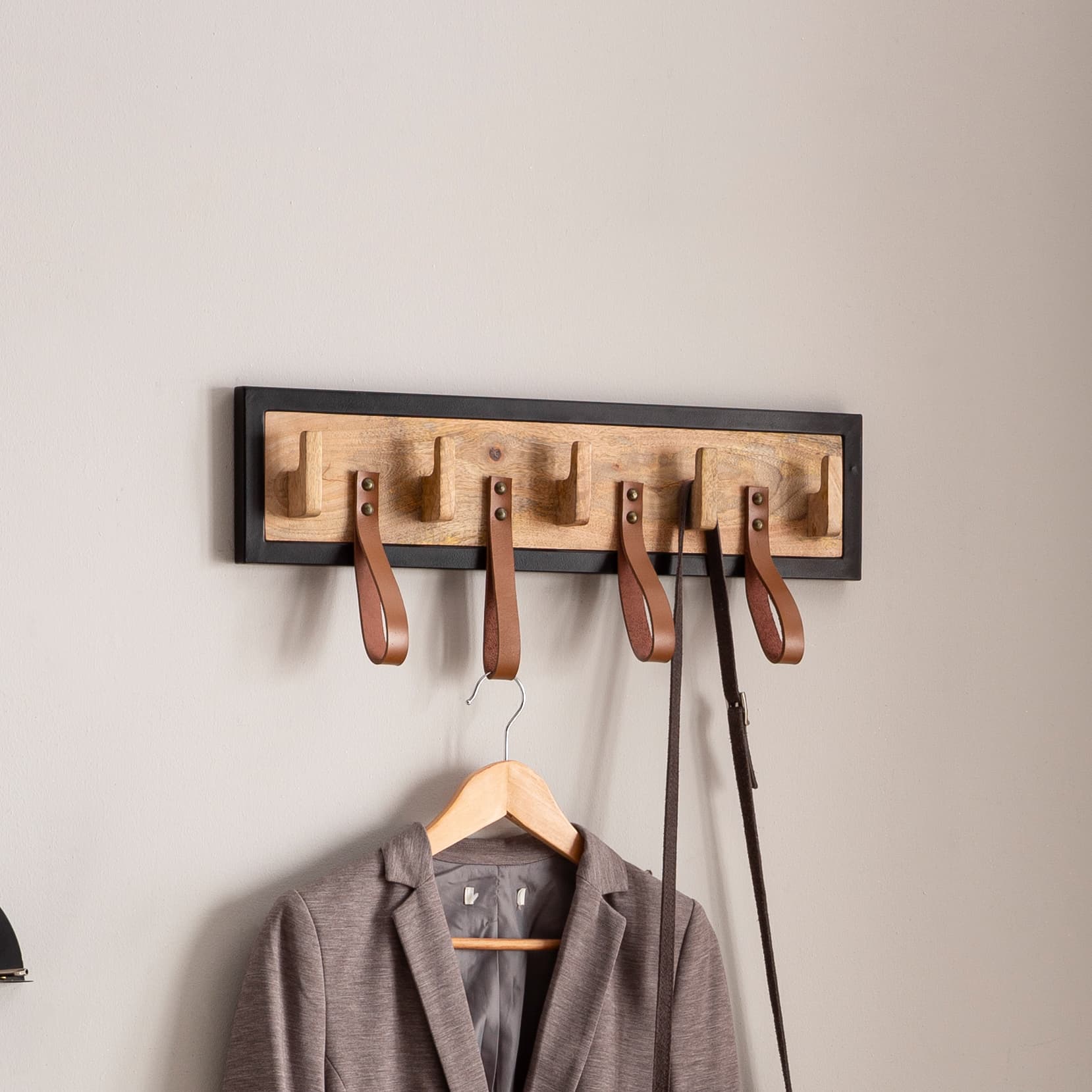 FineBuy Wandgarderobe Mango Massivholz 60cm - Garderobenpaneel massiv Holz - Wand Garderobenleiste Hakenleiste 5 Kleiderhaken & 4 Echtleder Schlaufen