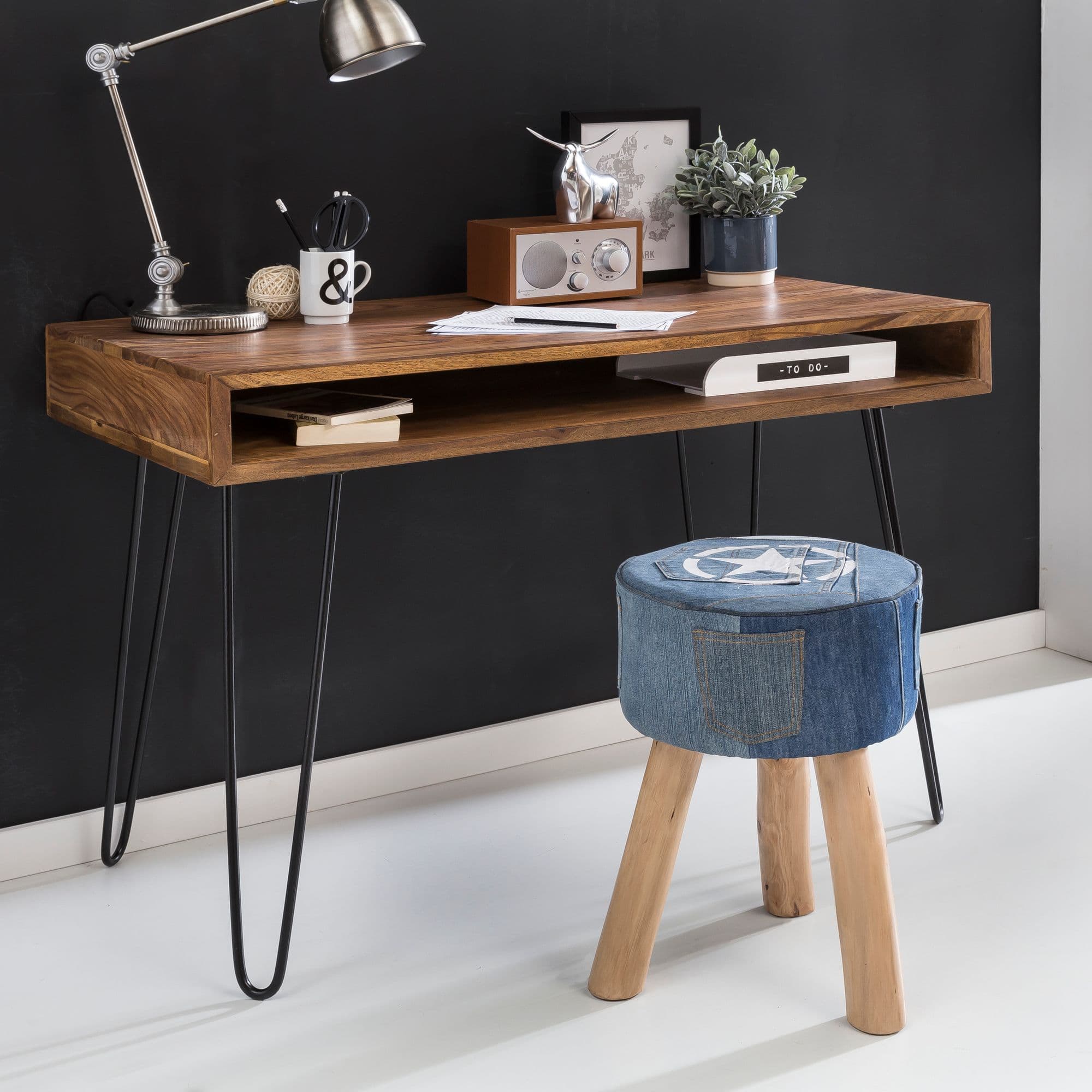 Massiver Schreibtisch HARLEM Sheesham Massiv Holz 110 x 60 x 76 cm mit Ablage, Computertisch Massivholz mit Metall Beinen, Design Holz PC Tisch